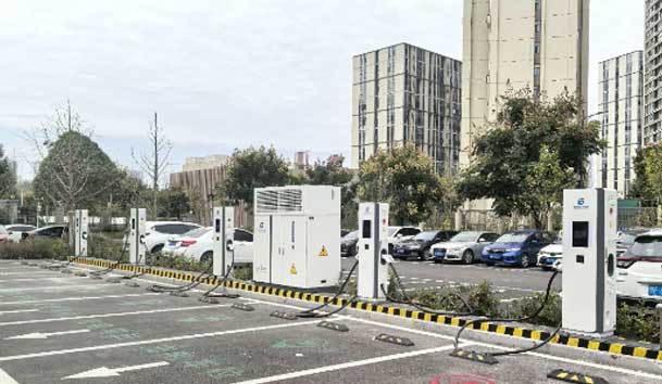 宜昌首批全液冷超充站投入运营，37000cm威尼斯助力高质量充电基础设施建设(图2)